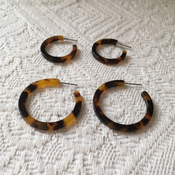 Two Pairs Tortoiseshell Earrings - Picture 2 of 4